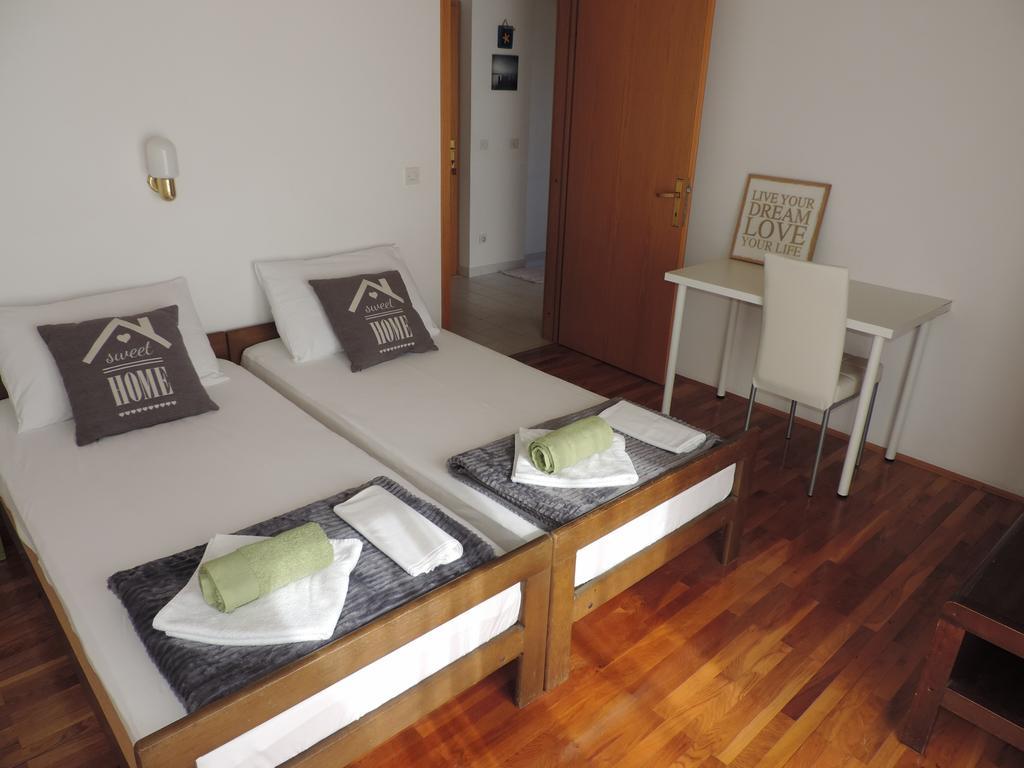 Apartment Vidas Novalja Exterior photo
